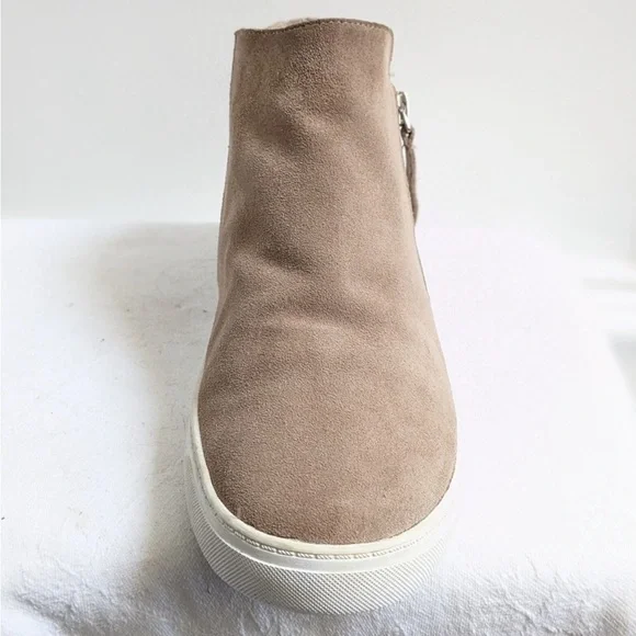 Crown Vintage Tan Sneakers with Suede Finish - Picture 9 of 11